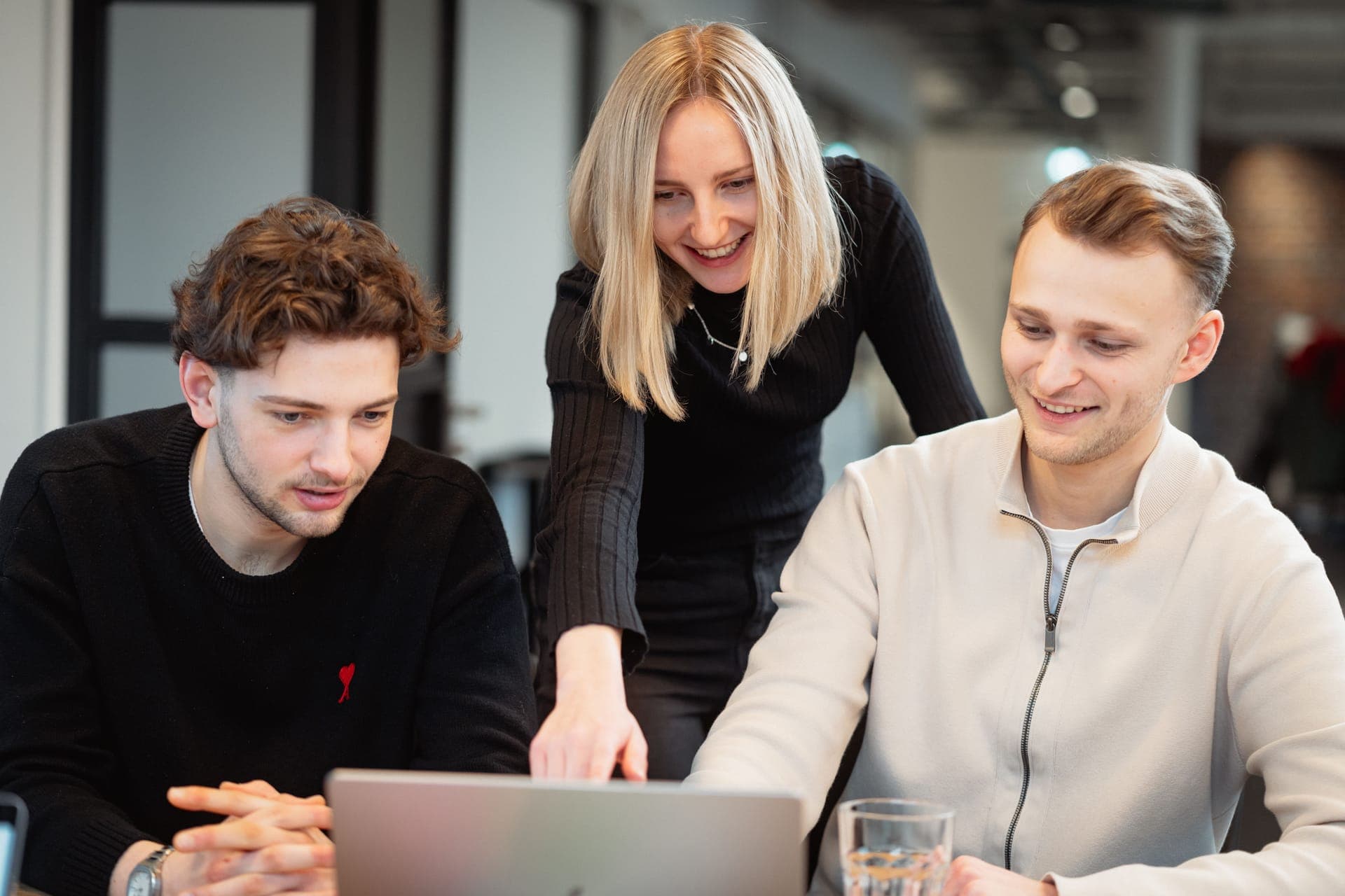 Arbeit an digitalen Auftritten im Swipeflow-Team